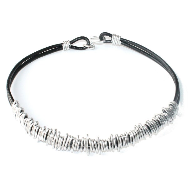 Collier ras de cou artisanal original cordon cuir et métal aluminium, bijoux création française de qualité tendance pour femme, choker