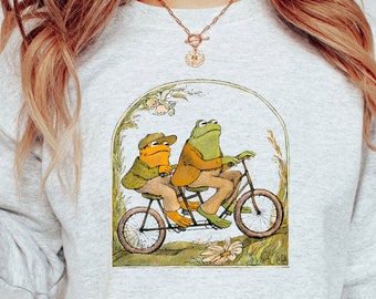 Frog And Toad Sweatshirt, Cute Frog Shirt, Cottage core Aesthetic, Book Lover Sweatshirt, Frog and Toad Unisex T-shirt, Vintage Classic Book