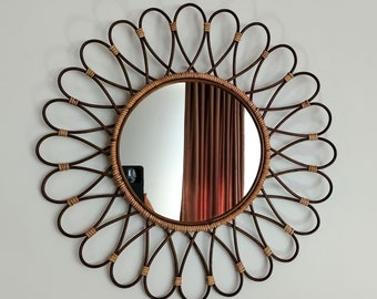 Brown Rattan Flower Wall Mirror, Boho Round Rattan Mirror, Circular Daisy Mirror, Wicker Mirror, Rattan Wall Hanging, Rattan Wall Decor