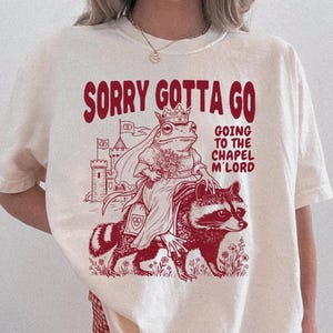 Going to the Chapel Funny Bridal Medieval Frog Shirt, Bride to Be Tshirt, Frog Lovers Engagement Gift, Future Mrs Fairycore Fantasy Frog Tee