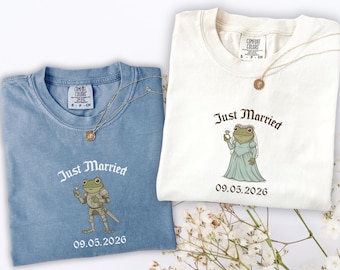 Just Married Frog Shirt, Personalized Newlywed Matching Couple Shirts, Bride And Groom Funny Frog Lovers Tshirt, Wedding Couple Gift Tee