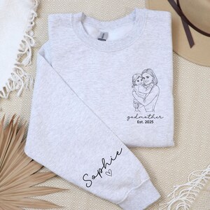 Custom Godmother With Kid Names Sweatshirt, God Parent Proposal Gift, Godmother Sweater,Personalized Godfather Sweatshirt, Gift for Madrina afbeelding 6
