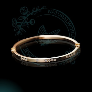 Brazalete con bisagras de diamantes redondos de 14 quilates, brazalete con bisagras de diamantes de fantasía, brazalete con bisagras de diamantes engastados al ras, brazalete con bisagras ovaladas de oro de 14 quilates