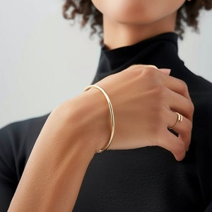 14K GOld Plain Wire Bangle Bracelet, Gold Dainty Oval Hinged Bracelet, Gold Slip-on Bangle for Women, Round Wire Handmade Plain Bangle
