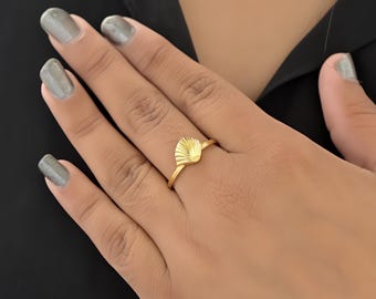 14K Gold Sea Shell Ring, Gold Scallop Sea Shell Ring, Dainty Gold Sea shell Ring, Designer Trendy Shell Ring, Ocean Sea Shell Ring