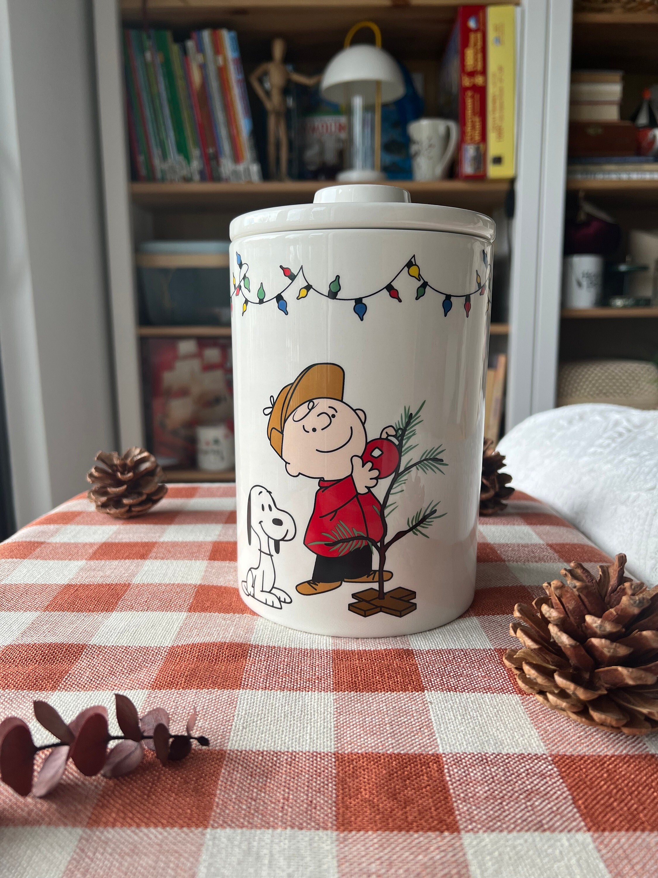 TUPPERWARE LIMITED EDITION Holiday Canister Set, Charlie Brown Peanuts