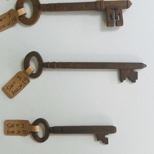 Vintage Metal Keys - British Antique Collectible Keys - Set 3 image 8