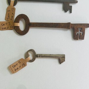 Vintage Metal Keys - British Antique Collectible Keys - Set 3 image 6