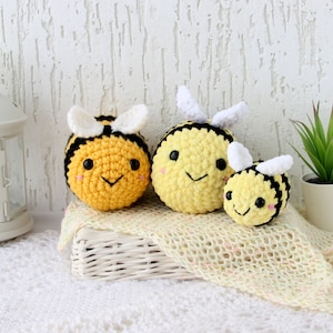 Crochet bee decor amigurumi Pattern Bumble bee image 5