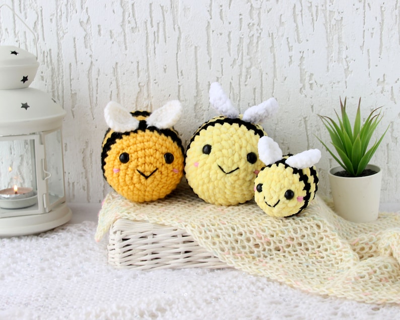 Crochet bee decor amigurumi Pattern Bumble bee image 5