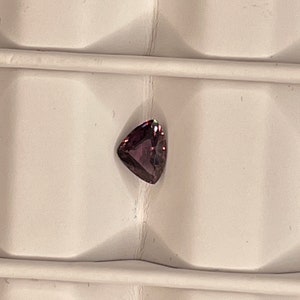 Wunderschöner natürlicher ungeheizter Saphir 0,48 ct vs