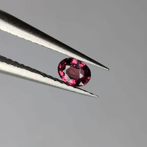 Prächtiger Saphir 0,26 CT vs. ungewärmt