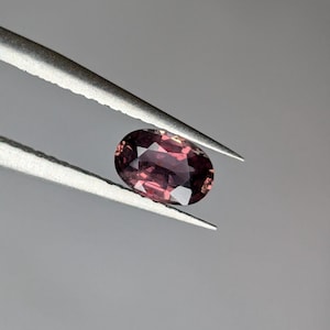 Prächtiger, ungewärmter Saphir mit 0,68 CT