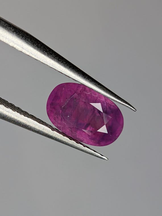 Rubis sur Biotite de Madagascar (réf rub8) | Cœur de Pierres
