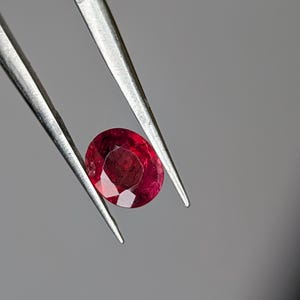 Magnificent 0.50 ct unheated ruby from Madagascar