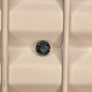 Wunderschöner Saphir 0,53 ct vs