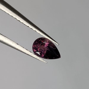 Außergewöhnlicher, nicht erhitzter Tansanit-Saphir mit 0,60 CT