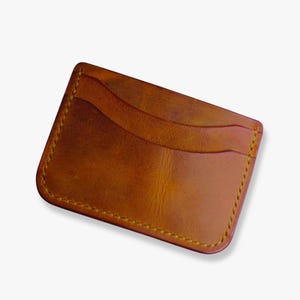Tarjetero personalizado de cuero genuino marrón hecho a mano para hombre, billetera delgada RFID, tarjetero minimalista y elegante, regalo perfecto.