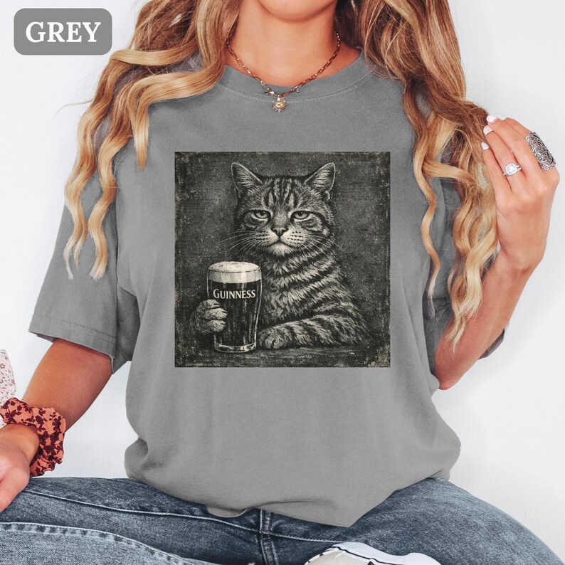 Vintage Pub Cat Shirt Comfort Colours Retro Cats Grunge Illustration Tee