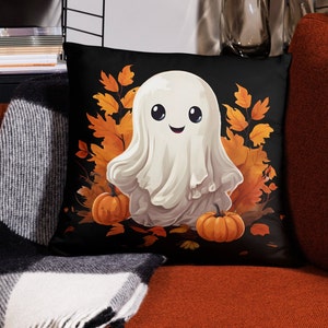 Funda de cojín de fantasma espeluznante, linda funda de almohada de Halloween con diseño de fantasma, hojas de calabaza otoñales, funda de 18 pulgadas, solo regalo de Halloween, decoración en negro y morado