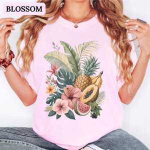 Exotic Fruit Tropical Shirt Comfort Colours Island Luxe Aesthetic Tshirt Beach Cover Ups T-shirt Summer Holiday Top Papaya Graphic Tee