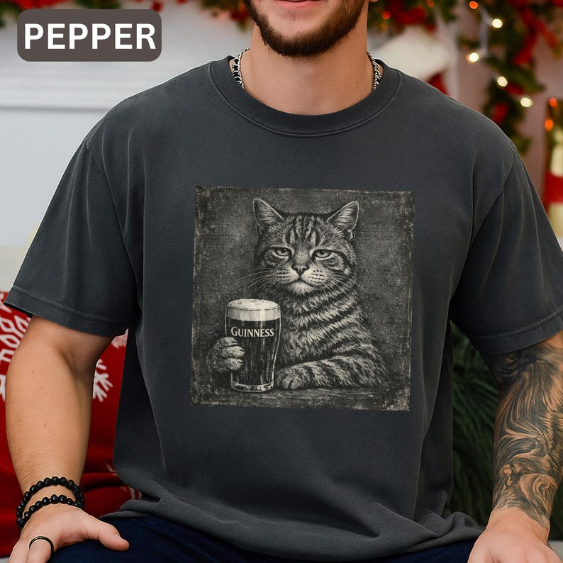 Vintage Pub Cat Shirt Comfort Colours Retro Cats Grunge Illustration Tee