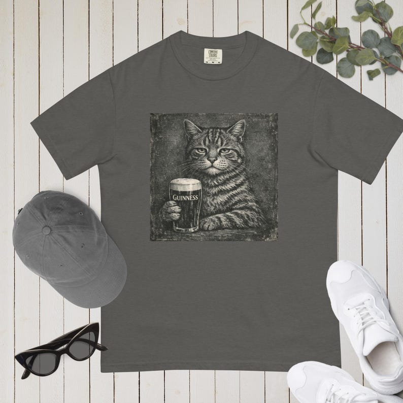 Cat Vintage Pub Shirt Comfort Colours Retro Cats Grunge Illustration Tee