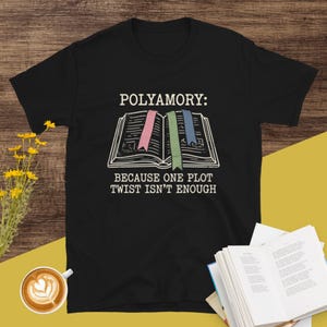 Polyamori-t-shirt Poly Pride-tröja Bokälskare Polysexuell Vintage Bokgrafik Queer Reader-gåva