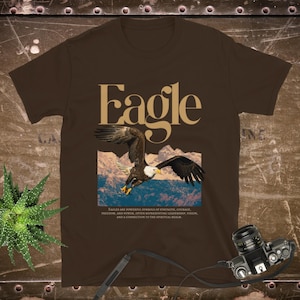 Mountain Eagle Graphic Shirt Adventure T-Shirt Bald Eagles Tshirt Nature Lovers Tee Gift For Eagle Lovers