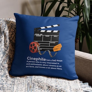 Poszewka na poduszkę dla kinomana, pomysł na prezent dla miłośnika kina, poduszka dekoracyjna dla fana filmów, wystrój domu