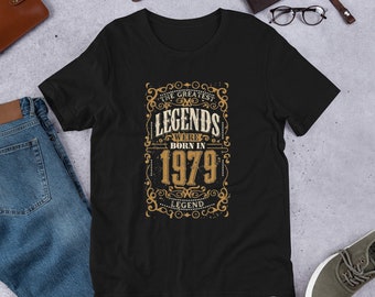 Vintage Legends Born in 1979 T-shirt. Birthday Tshirt. Gift For Dad Brother Mum Sister 44 45 T shirt Legend Shirt Whisky Drinker Fathers Day