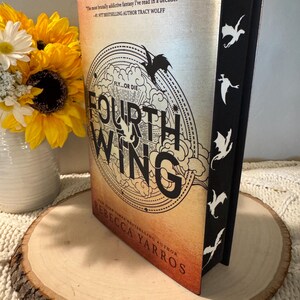 Fourth Wing by Rebecca Yarros
