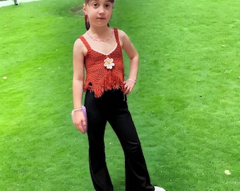 Handgemachtes Häkel Top - Mädchen Boho Fransen Tank Top mit Blume