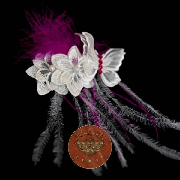 Accessoire pour cheveux - Barrette fleurs et papillons de dentelle avec plumes fuchsias