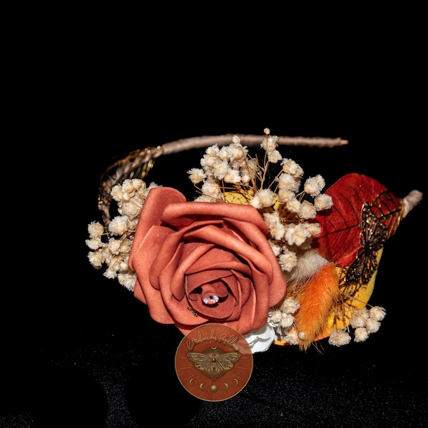 Accessoire pour cheveux - Serre-tête Automne avec une rose en mousse et des fleurs séchées aux couleurs rouges - terracotta