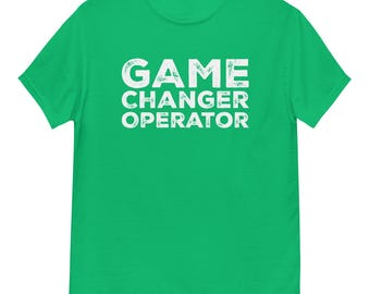 Opérateur Game Changer - T-shirt classique unisexe par Llama Wrangler