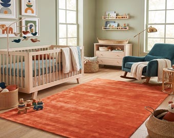 Tappeto color terracotta arancione, trapuntato a mano, in lana e viscosa, misura personalizzata, per soggiorno e camera da letto.