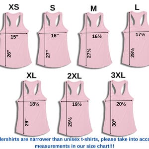 Puede incluir: Camisetas sin mangas rosas en tallas XS a 3XL, con medidas en cent&iacute;metros. XS mide 38 cm de ancho y 66 cm de largo. S mide 41 cm de ancho y 69 cm de largo. M mide 42 cm de ancho y 70 cm de largo. L mide 44 cm de ancho y 72 cm de largo. XL mide 47 cm de ancho y 74 cm de largo. 2XL mide 50 cm de ancho y 75 cm de largo. 3XL mide 52 cm de ancho y 76 cm de largo.