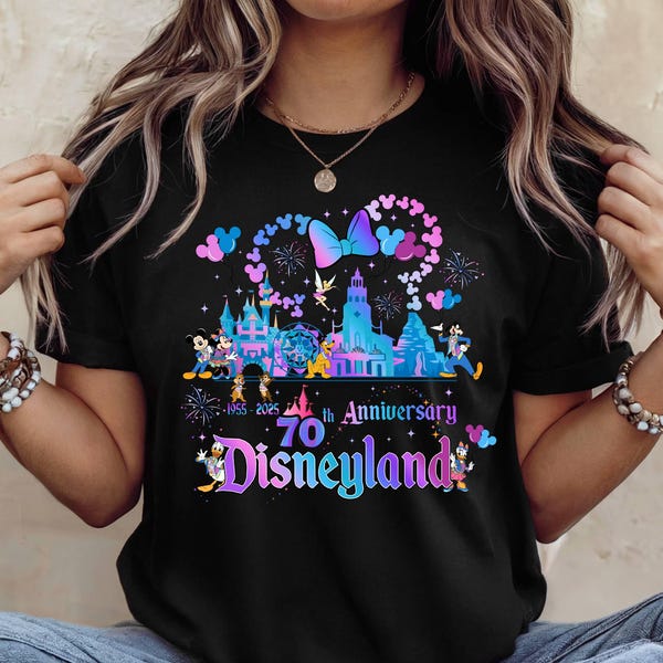 Camiseta del 70.º aniversario de Disney con nombre personalizado, camiseta de recuerdo coleccionable para viajes a Disney, camisetas a juego para celebrar el 70.º aniversario de Disney para familias y parejas.