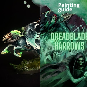 Può includere: Guida alla pittura per le miniature Dreadblade Harrows. Una figura spettrale su un cavallo scheletrico cavalca attraverso una nebbia vorticosa di verde e nero. La figura indossa un mantello nero e una maschera di teschio.