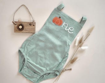Boy First Birthday Outfit, 1st Birthday Hand Embroidered Linen Romper, Cake Smash Outfit Boy, Personalized Boy Outfit, Custom Boy Romper