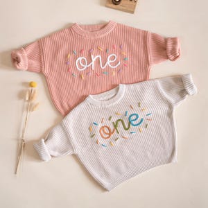 Ein Sprinkle Hand bestickter Pullover, Benutzerdefinierte erster Geburtstag Pullover, Süßer Pullover, personalisierte Jungen und Mädchen 1