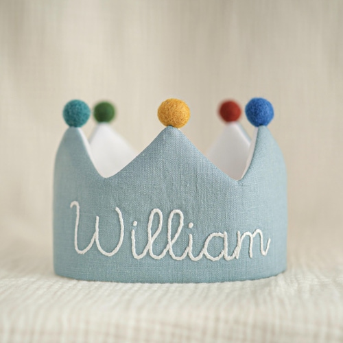 Couronne en lin brodée à la main pour anniversaire d'enfant et enfant, Cadeau personnalisé | Souvenir pour le premier anniversaire et les occasions spéciales