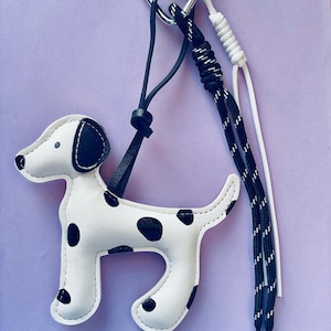 Dalmatiner Schlüsselanhänger – Black & White Bag Charm | Taschenanhänger Hund | Soft Chaos Accessoire | Geschenk für Hundeliebhaber