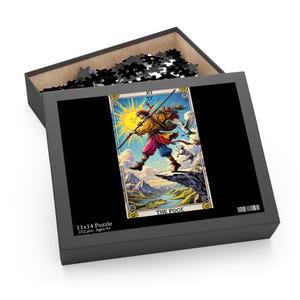 The Fool Tarotkaartpuzzel (500, 252, 120 stukjes) - Sereen kustlandschap met levendige kleuren en majestueus kliffenontwerp!