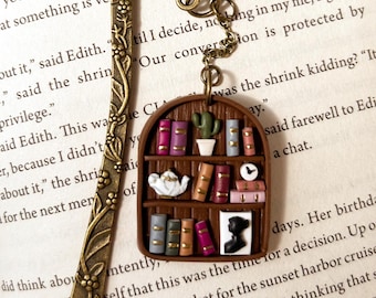 Segnalibro da scaffale – Regalo fatto a mano in argilla polimerica per amanti dei libri / amanti degli animali o ciondolo da scaffale di Jane Austen / accessorio accogliente per lettori