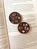 Bookshelf Phone / kindle Grip – Swappable Book Lover kindle Grip | Handmade Polymer Clay Bookshelf | Book lover holder / stand