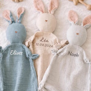Personalized bunny comforter – Baby shower gift – Flat cotton comforter – Baby's name – Blue, beige, grey bunny