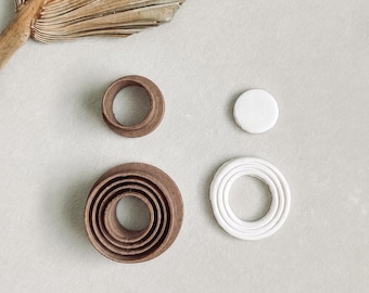 Gelaagde cirkelsnijder van polymeerklei | Reliëf oorbellenmal (5 cm)