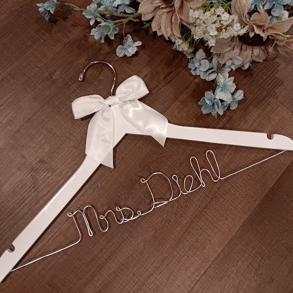 Personalized,Gift for Bride,Wedding Hanger,Custom Bride Gift, Bridal Hanger, Bridal Shower Gift, Bachelorette Party, Bridesmaid